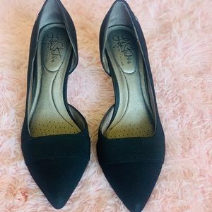 SOLD!!! Life Stride pumps